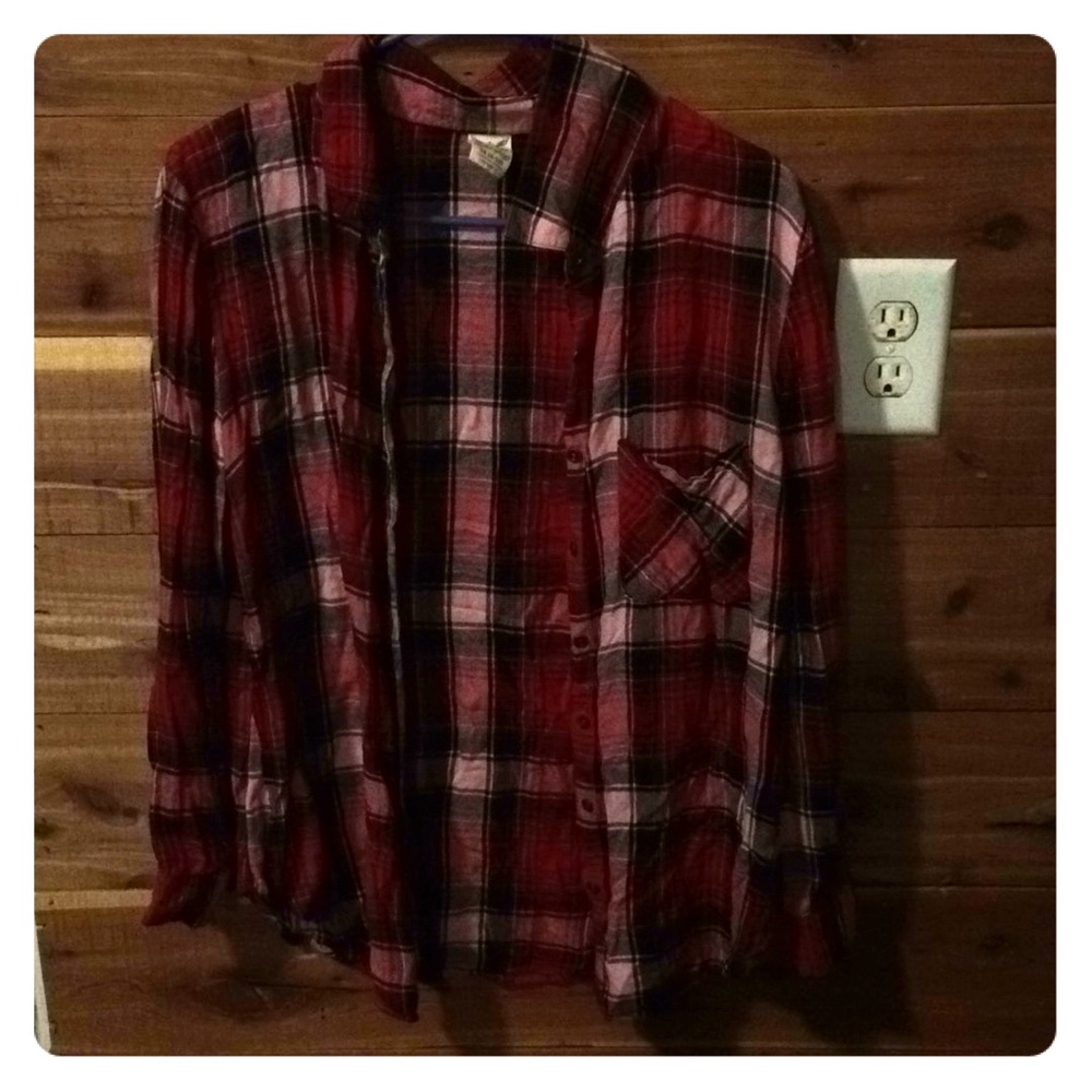 Button down long sleeves plaid shirt